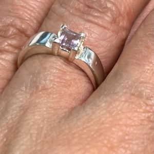 Silver ring with princess cut amethyst
